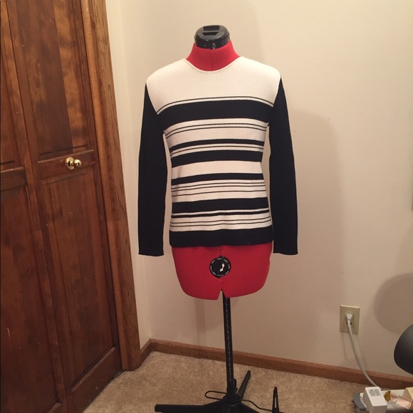 Liz Claiborne sport black and white sweater shirt, size SP, - Picture 1 of 3